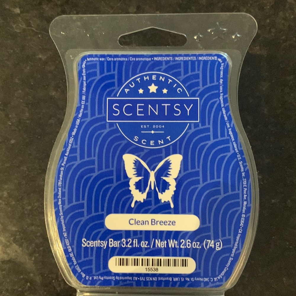 Scentsy clean breeze. Never opened